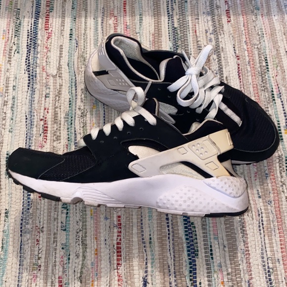 Huarache By Nike - Picture 2 of 2